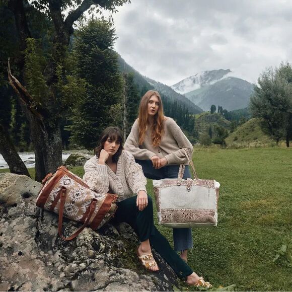 Myra Bag Handmade Smokey Weekender Bag Upcycled Canvas & Cowhide Leather - Picture 9 of 16